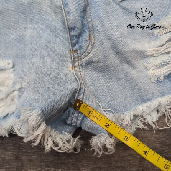 Nature High Rise Denim Shorts Size L - Picture 5 of 7